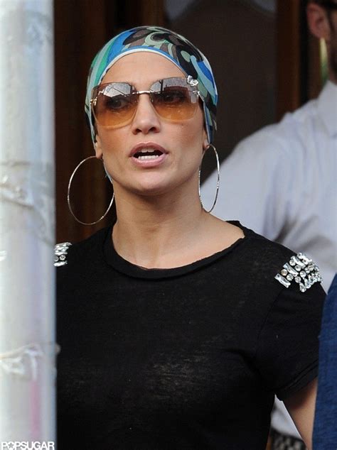 what sunglasses does jlo wear.